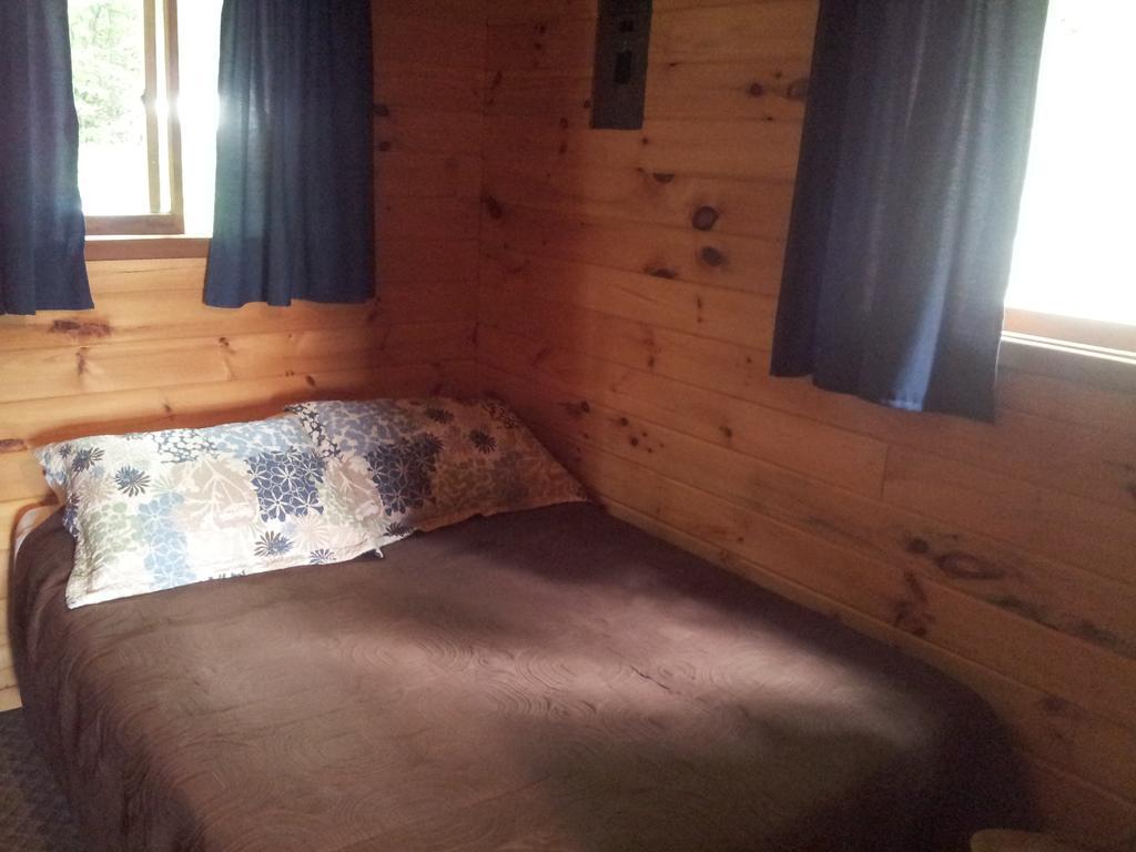 Red Lodge Resort Little Current ห้อง รูปภาพ