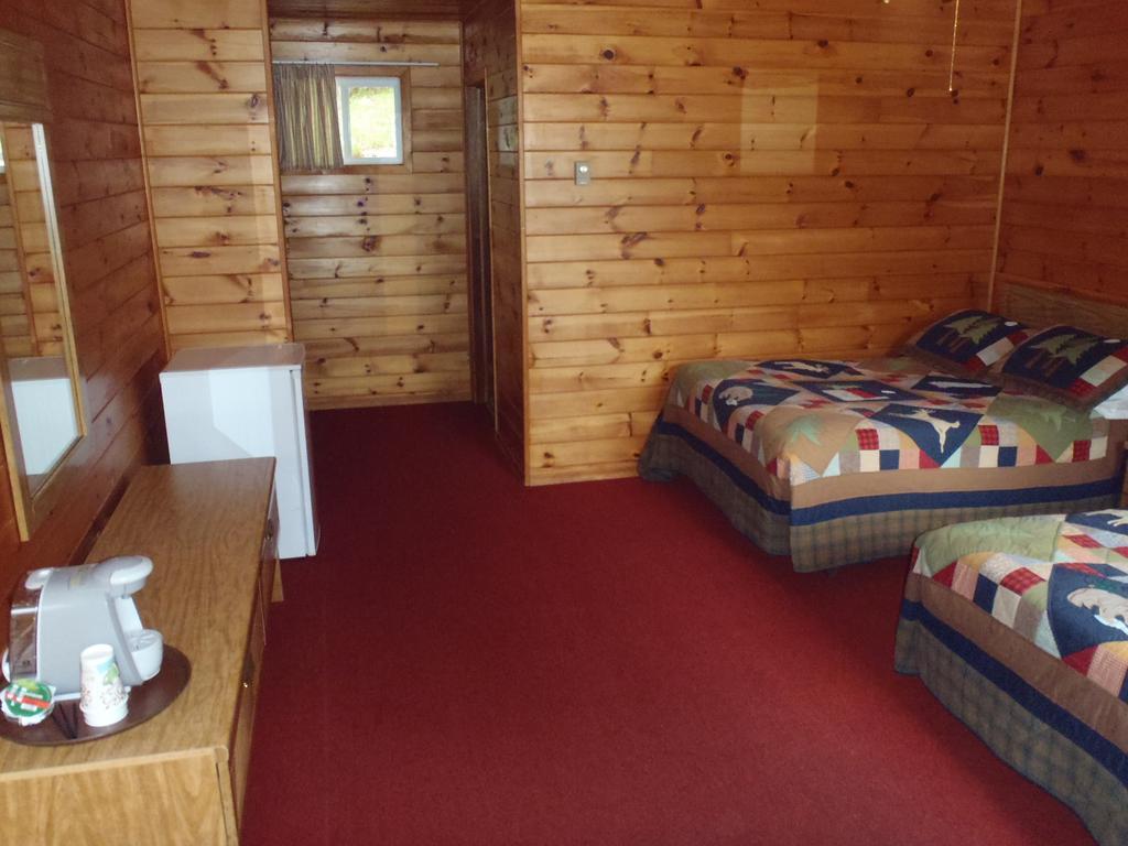 Red Lodge Resort Little Current ห้อง รูปภาพ