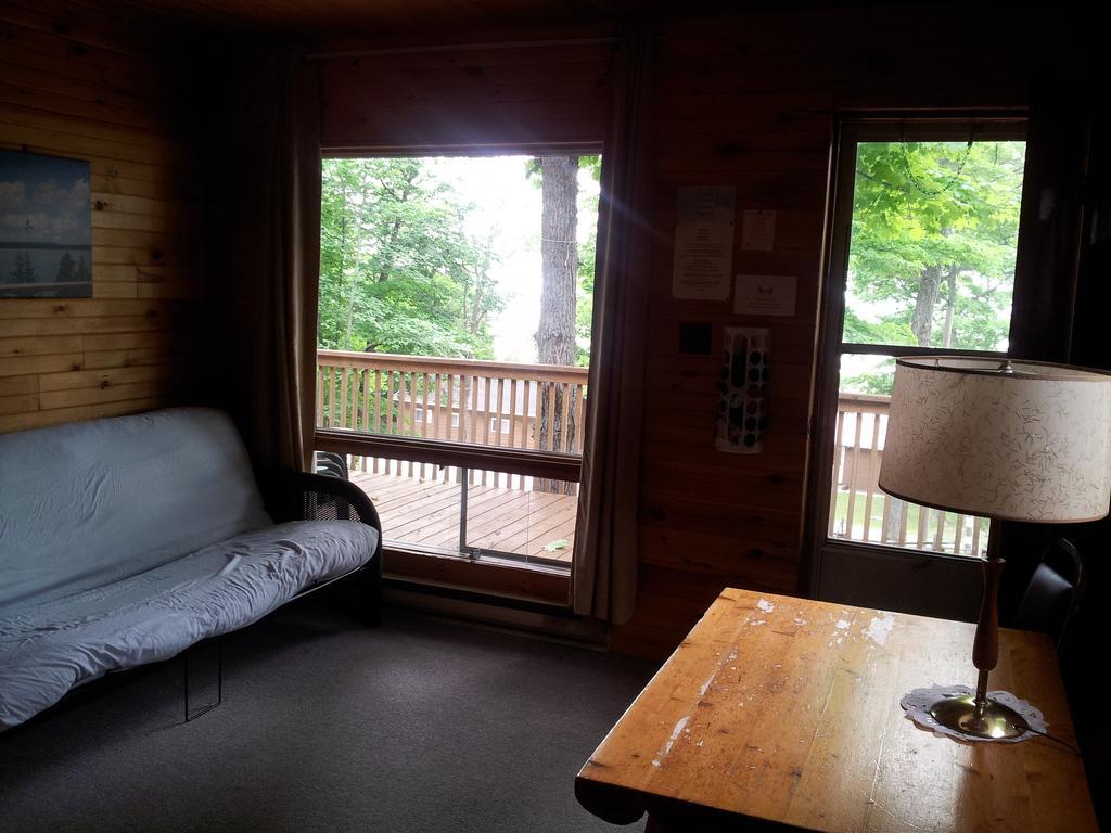 Red Lodge Resort Little Current ห้อง รูปภาพ