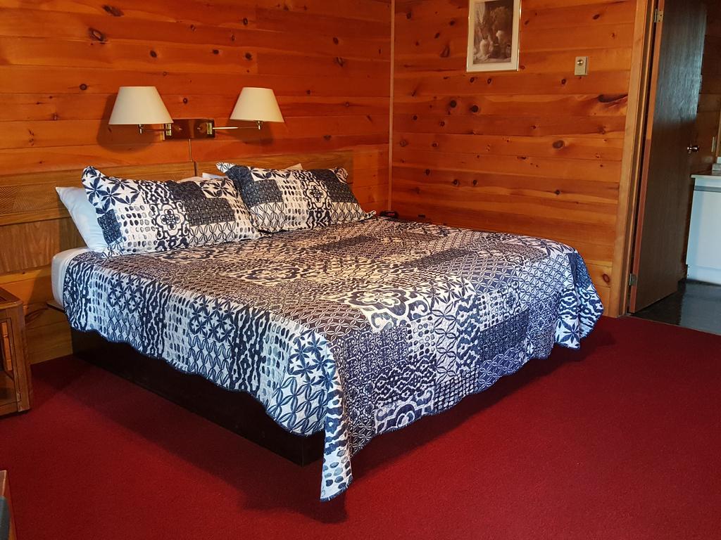 Red Lodge Resort Little Current ห้อง รูปภาพ